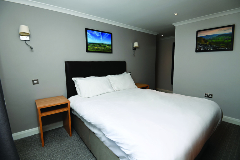 Bedroom 2, Lamb & Flag, Monmouthshire