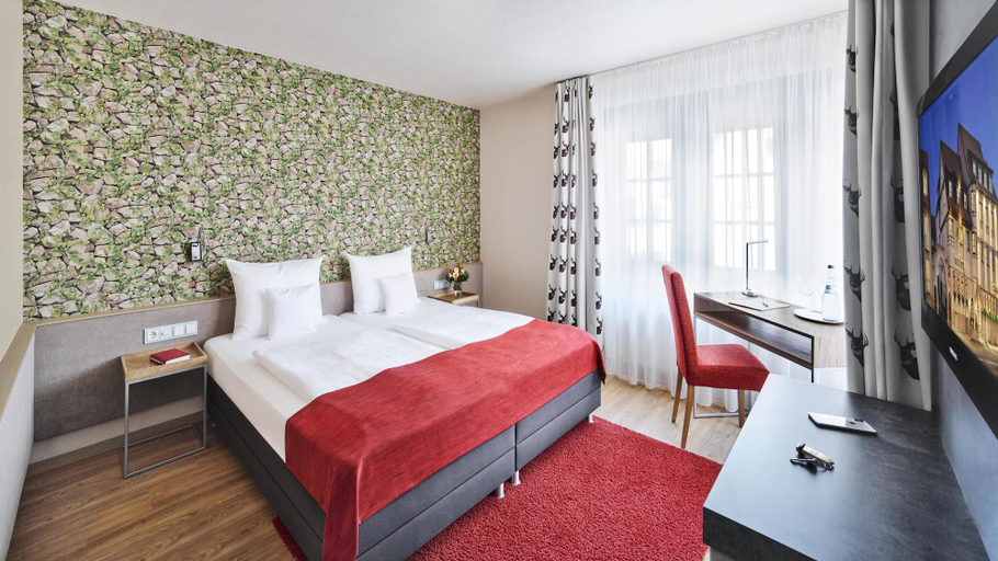 Bedroom 3, Hirsch Hotel, Esslingen