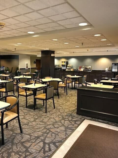 Food & Drinks 5, Wingate by Wyndham Pueblo, Pueblo