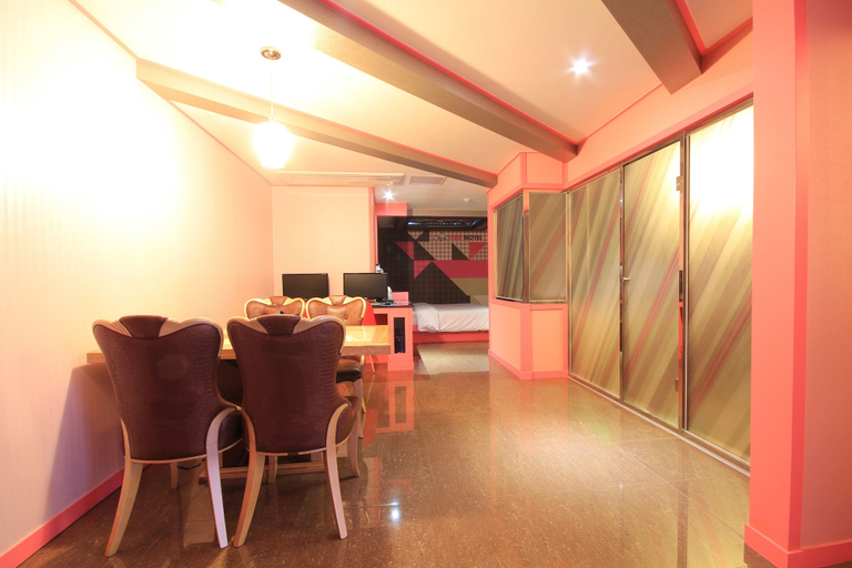 Others 5, Star Motel, Pohang