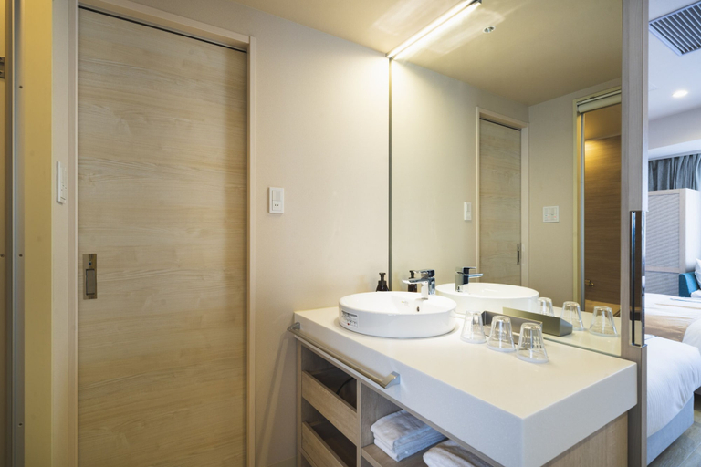 Bathroom 4, Rembrandt Style Naha, Naha