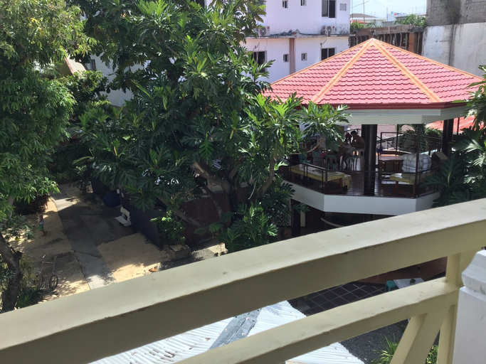 Others 4, Rob and Fred's Resort, Malay