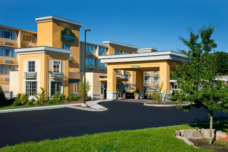 Exterior & Views 2, Hampton Inn Manchester Downtown, Hillsborough