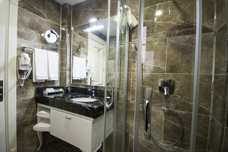 Bathroom 5, Antusa Palace Hotel & Spa, Fatih