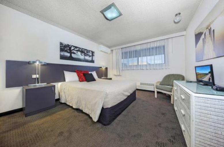 Bedroom 3, Belconnen Way Hotel Motel and Serviced Apartments, Canberra