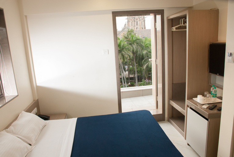Others 5, City Hotel, Mumbai City