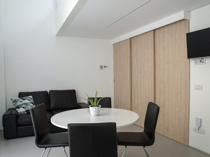 Others 5, Ortiquattro, Milano