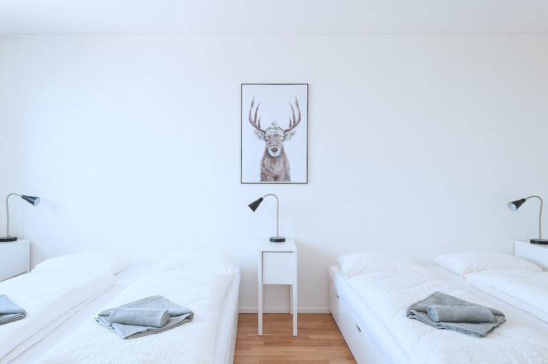 Bedroom 3, Hitrental Messe Apartments, Basel