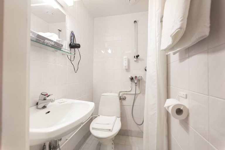 Bathroom 4, Hotel Arthur, Uusimaa