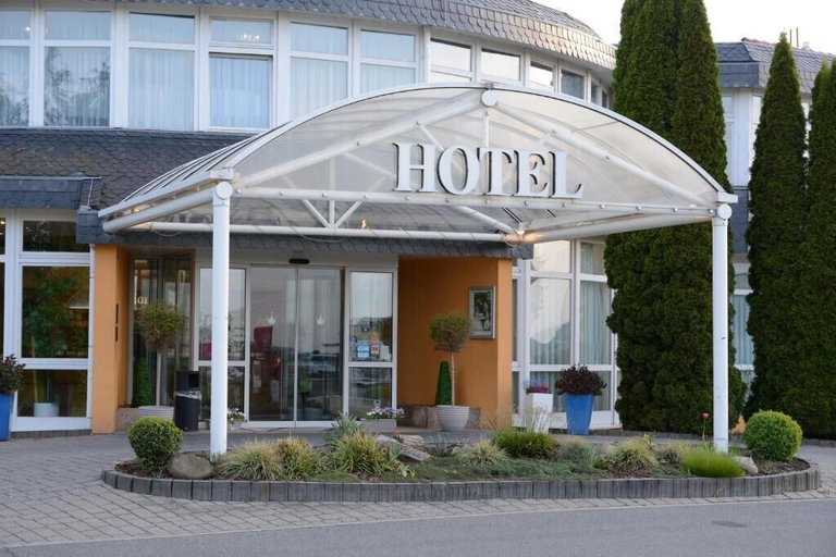 Exterior & Views 2, AVALON Hotelpark Königshof, Helmstedt