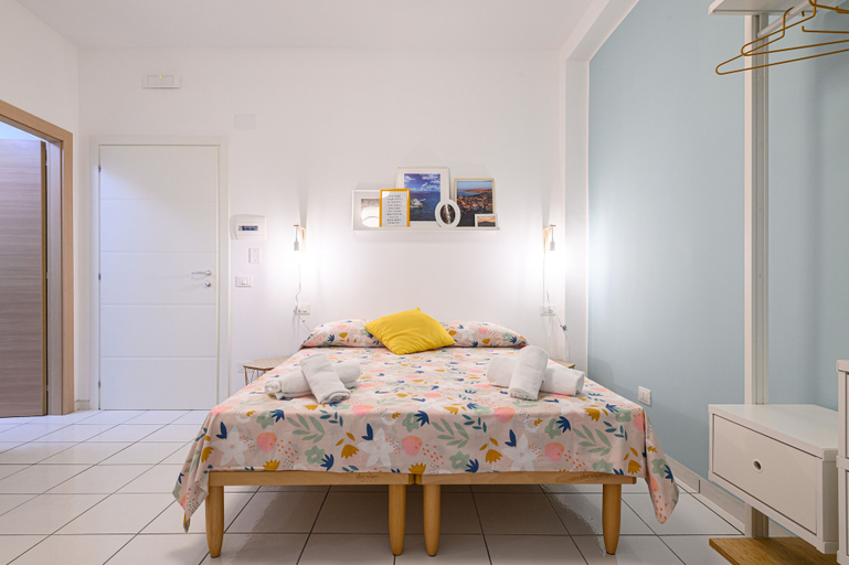 Bedroom 3, Via S Liborio - 1 Piano, Napoli