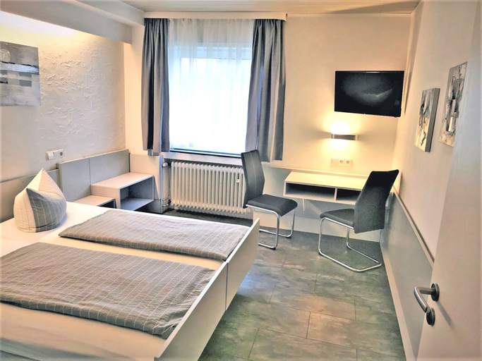 Bedroom 4, Murgtal Motel, Rastatt