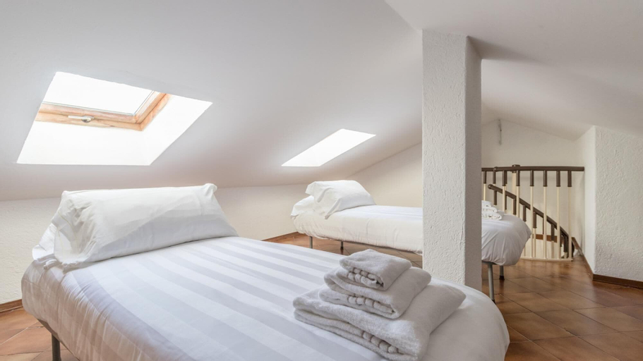Bedroom 2, Il Borgo Apartments C4 - SV-D600-NAVI44D1C, Savona