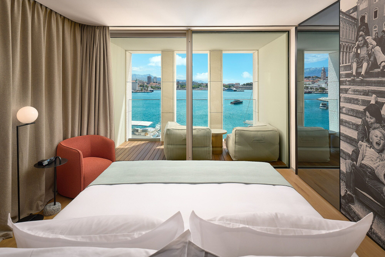 Bedroom 4, Hotel Ambasador, Split