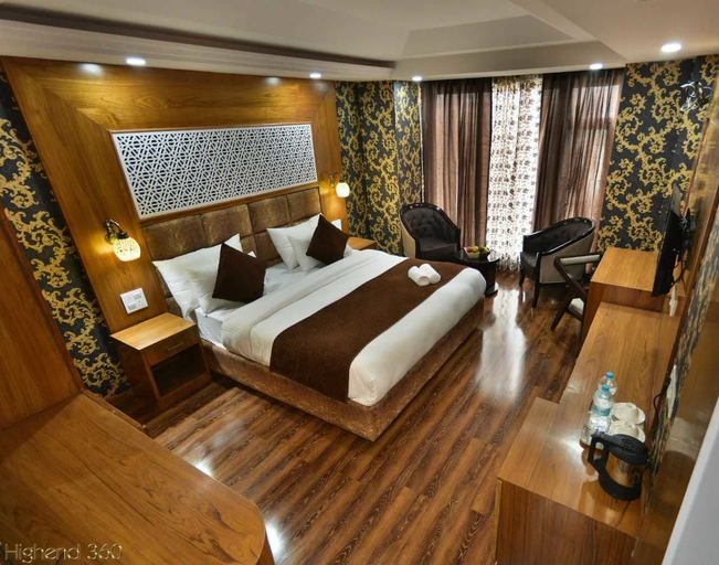 Bedroom 2, Hotel The Montreal Srinagar, Srinagar