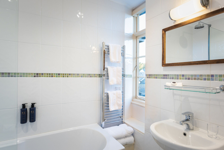 Bathroom 3, The Arundell, Devon