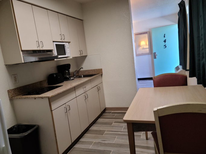 Others 5, Motel 9 Las Cruces, Dona Ana