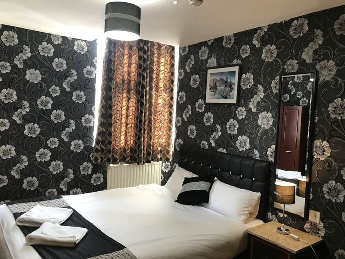 Bedroom 3, Pacific Inn London Heathrow, London