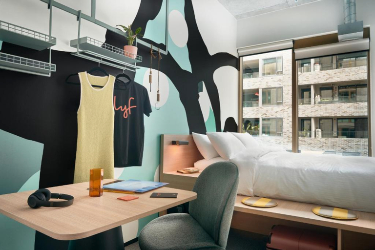 Bedroom 27