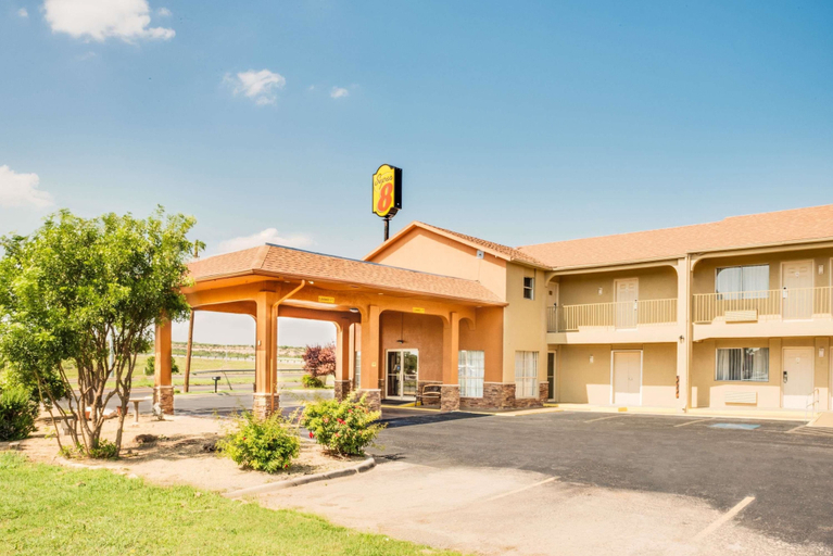 Exterior & Views 2, Super 8 by Wyndham Big Spring TX, Howard