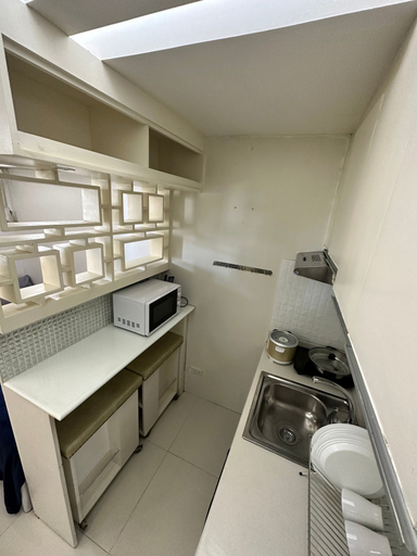 Others 5, EMBASSYPOD 28, Manila City