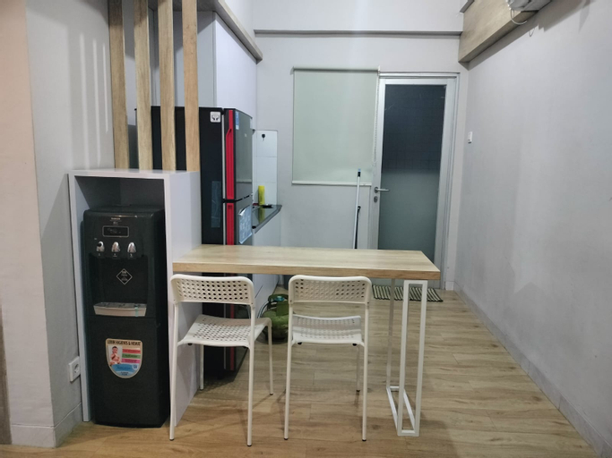 Dining Room 8