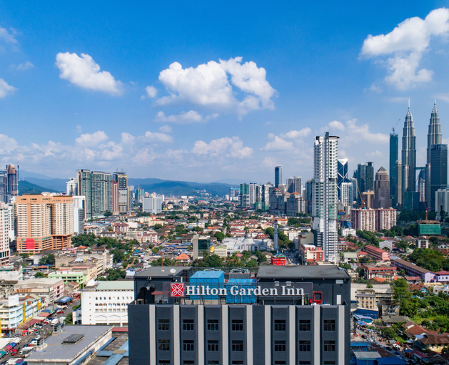 Exterior & Views 21