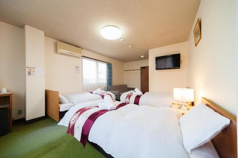 Bedroom 2, From P, Hakuba