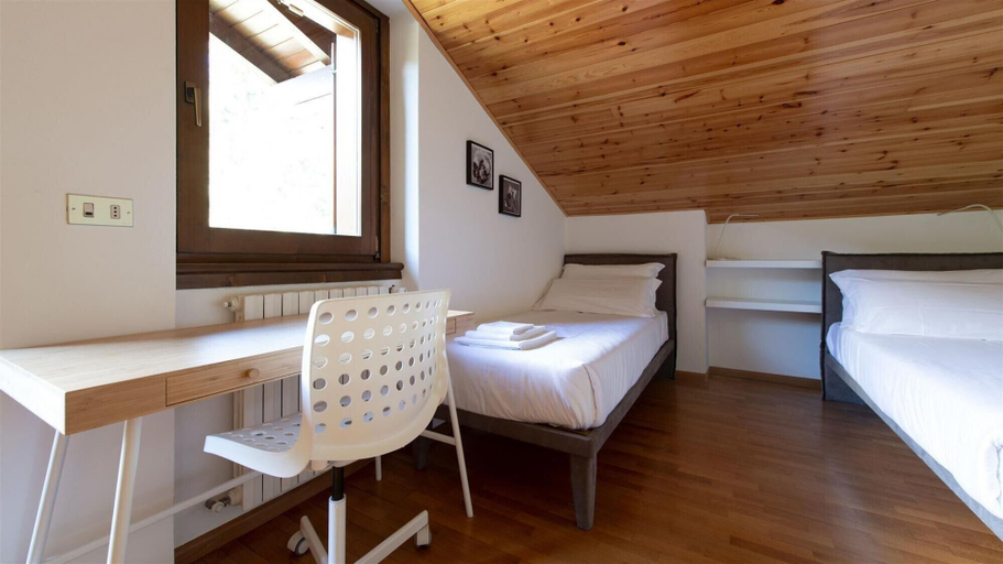 Bedroom 4, Italianway - Piandelvino 35 - Ortles - apt 4, Sondrio