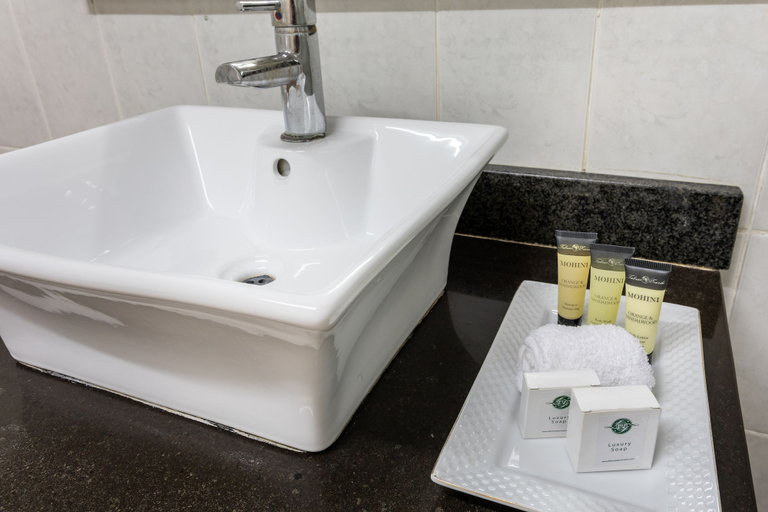 Bathroom 3, Fallsway Apartments Louden Court, Lusaka