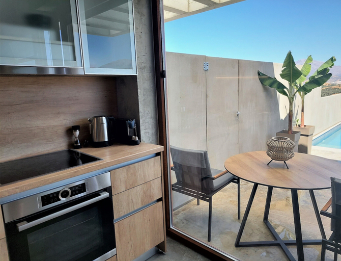 Others 5, MARNOS VILLAS, Faistos