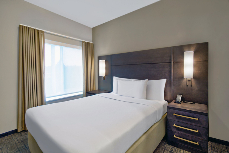 Bedroom 2, Residence Inn by Marriott Reading, Berks