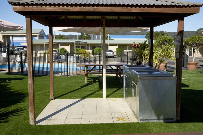 Food & Drinks 5, Ashwood Motel, Gosford - West