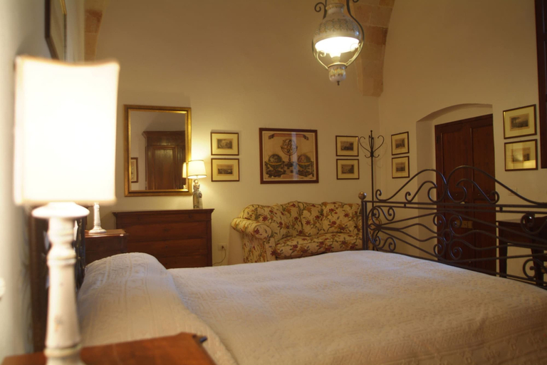 Bedroom 2, Archidamo Bed & Breakfast, Taranto