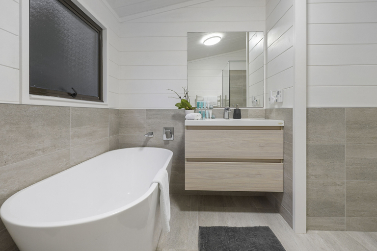 Bathroom 3, Stunning Ocean Escape - Seaviews-Netflix, Rodney