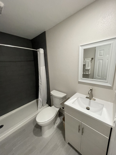 Bathroom 4, Fontana Inn, San Bernardino