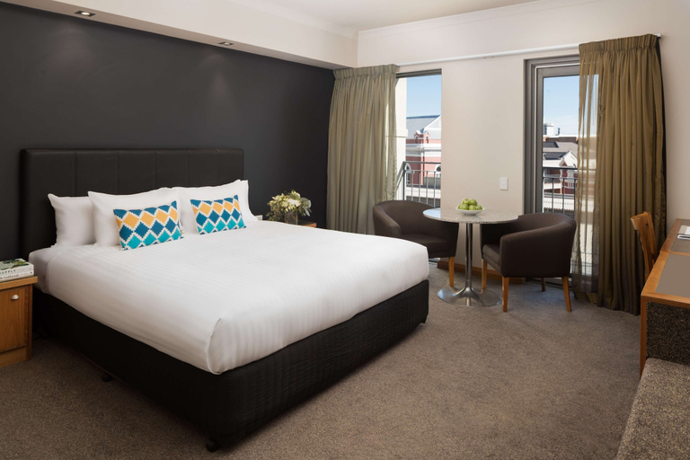 Bedroom 3, Esplanade Hotel Fremantle by Rydges, Fremantle