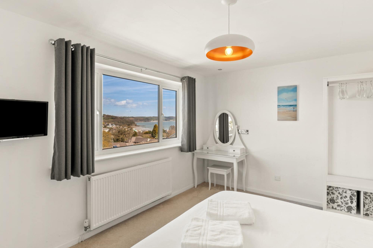 Bedroom 4, Am Byth - Luxury Cottage Sea Views, Pembrokeshire