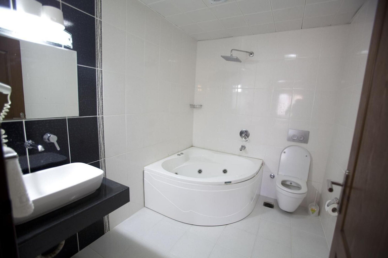 Bathroom 5, Grand Laleli Hotel, Fatih