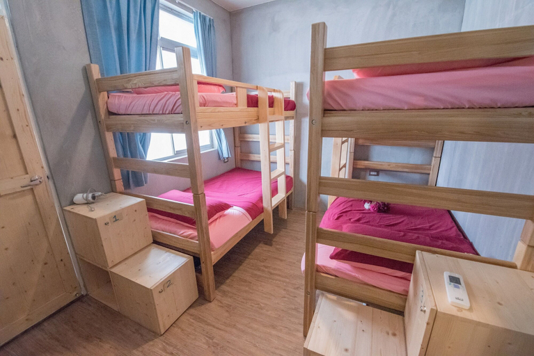 Bedroom 2, MatchBox Hostel, Taichung