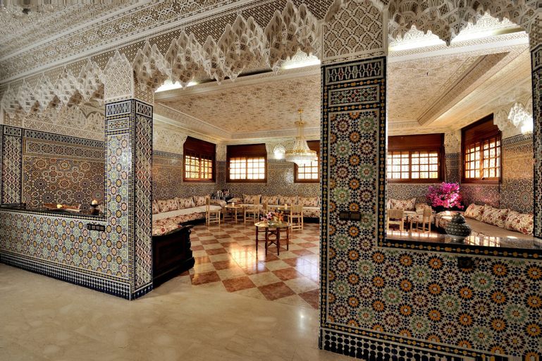 Others 2, Lhostel, Casablanca
