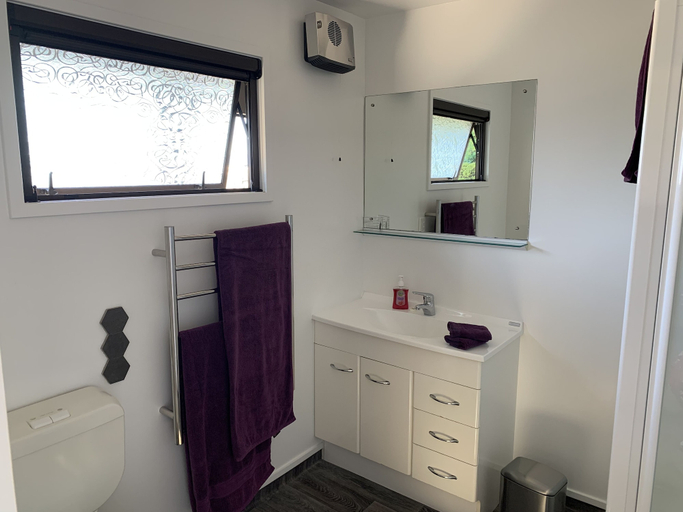 Bathroom 4, Kaiteriteri Retreat, Tasman