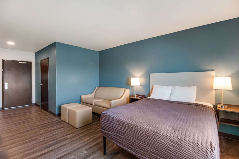 Bedroom 3, WoodSpring Suites Bakersfield Airport, Kern