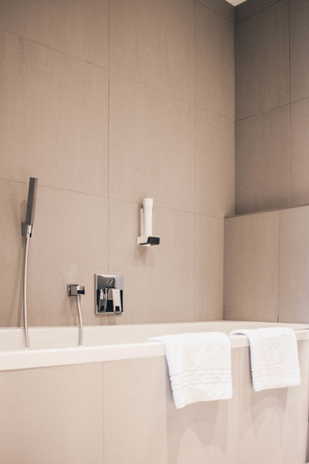 Bathroom 5, TWO TIMEZ - Boutique Hotel, Zell am See