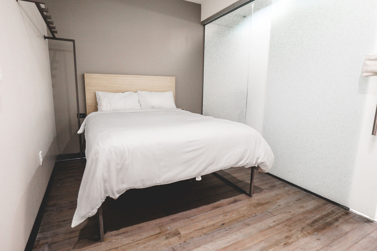 Bedroom 4, SOVA Micro-Room & Social Hotel, Dallas