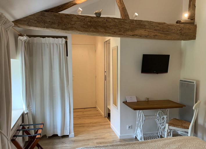 Bedroom 2, Le Clos de la Court d Aron, Vendée