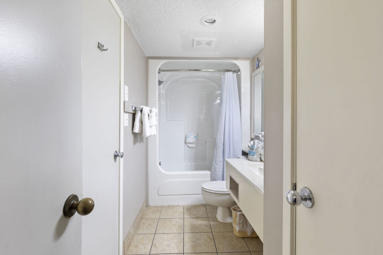 Bathroom 4, Ocean Front Condos at Patricia Grand, Horry