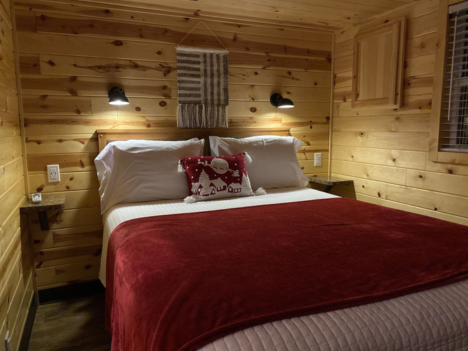 Bedroom 2, River Run Cabins, Ouray