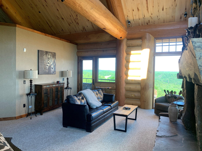 Others 5, Mont du Lac Resort, Douglas