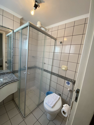 Bathroom, Villas diRoma com um dia no Acqua Park, Caldas Novas